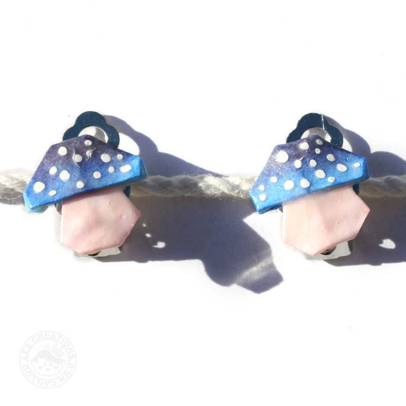 Clips d'oreilles champignons bleus à pois blancs