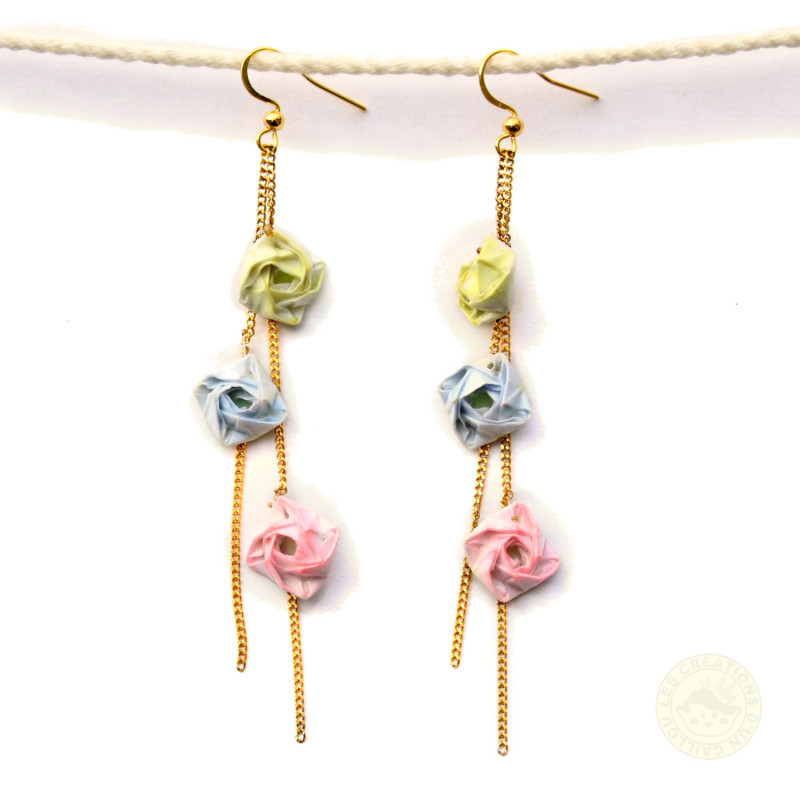 Boucles d'oreilles chaînette de roses pastel