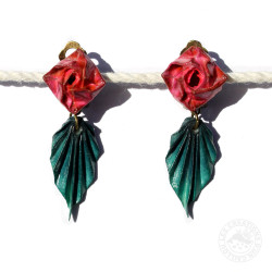 Clips d'oreilles roses...